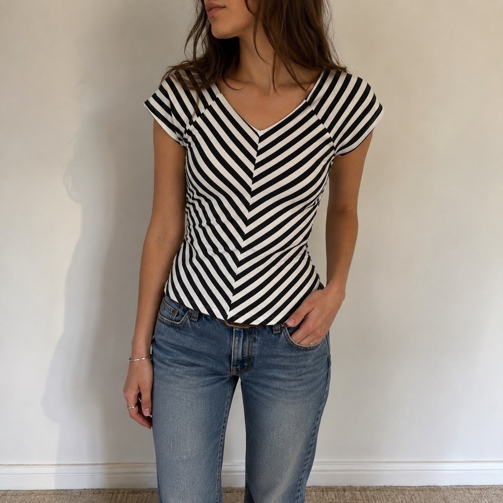 Ann Taylor Black White Striped Chevron V-Neck Top Medium Minimalist Parisian